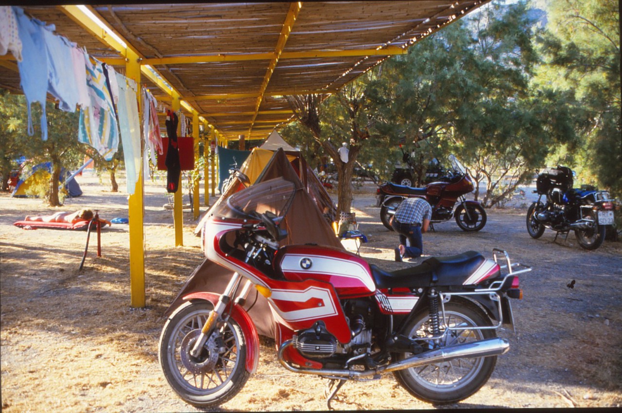 140 Campingplatz bei Irapetra Gabys BMW R 65.jpg