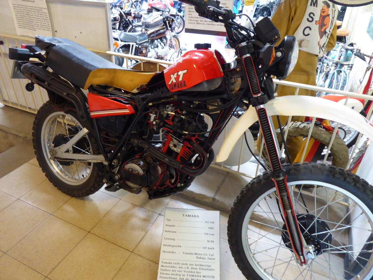 015 Yamaha XT 550 Schnittmodell.JPG