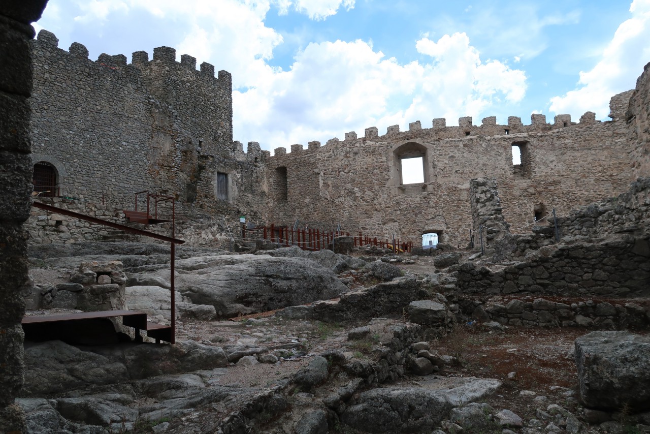 Inneres des Castillos von Montánchez