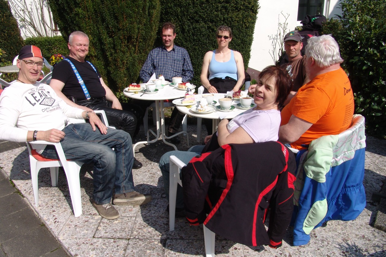 V. L.: Stefan, Wilfried, Andreas, Sabine, Thorsten, Herbert und Yvonne