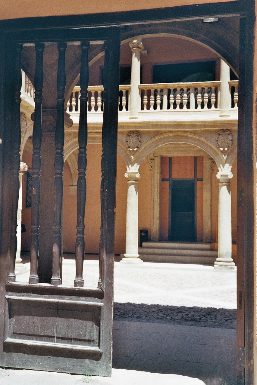 Patio des Rathauses von Almansa