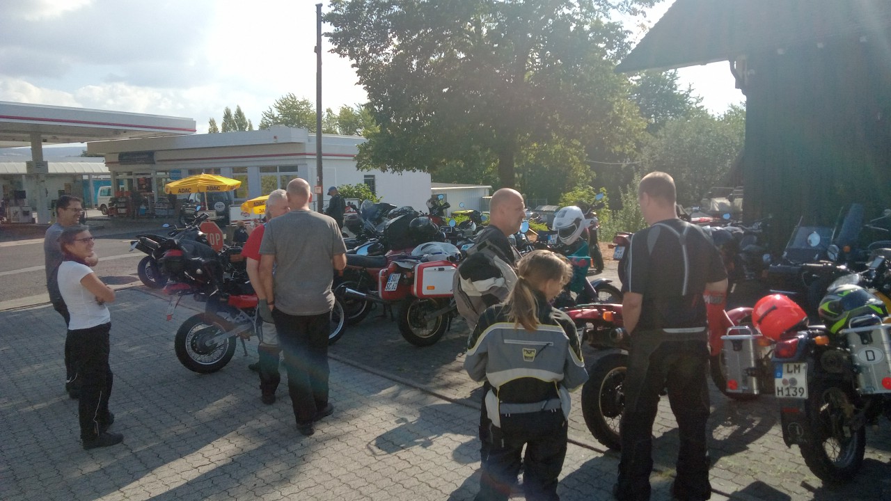 IMG-20220821-WA0002.jpeg (1.79 MiB) 2435 mal betrachtet Die Gruppe kurz vorm Start.