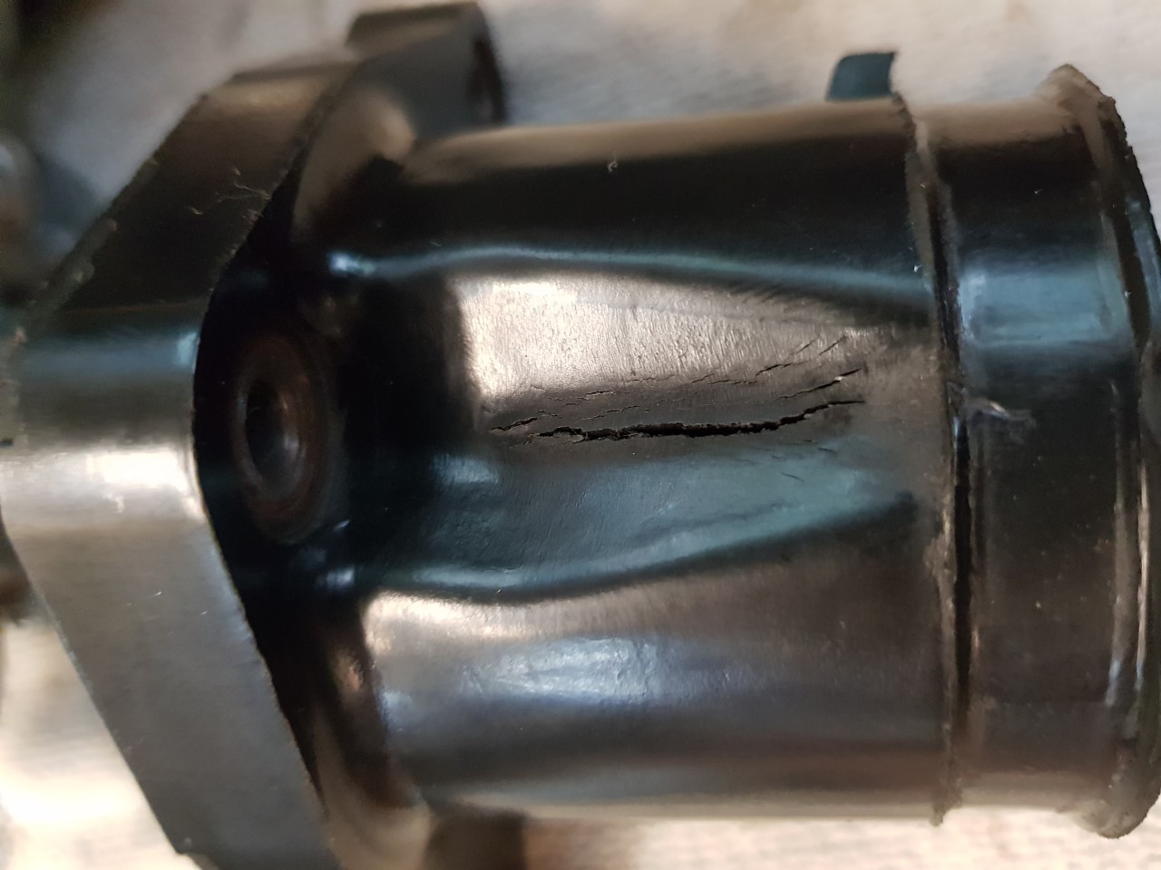 20230523_111525.jpg (3.25 MiB) 5503 mal betrachtet Besagter Riss im Isolator