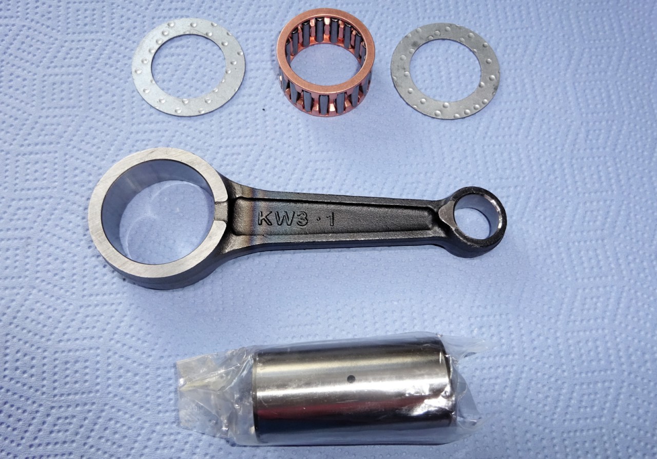 DSC07053.JPG (937.84 KiB) 6350 mal betrachtet ... den 'Pleuelsatz' gibt es derzeit noch sehr Günstig beim 'China-Mann' - wenn man allerdings mehr als 3-Stück bestellt, gehen direkt die Preise hoch ... ;