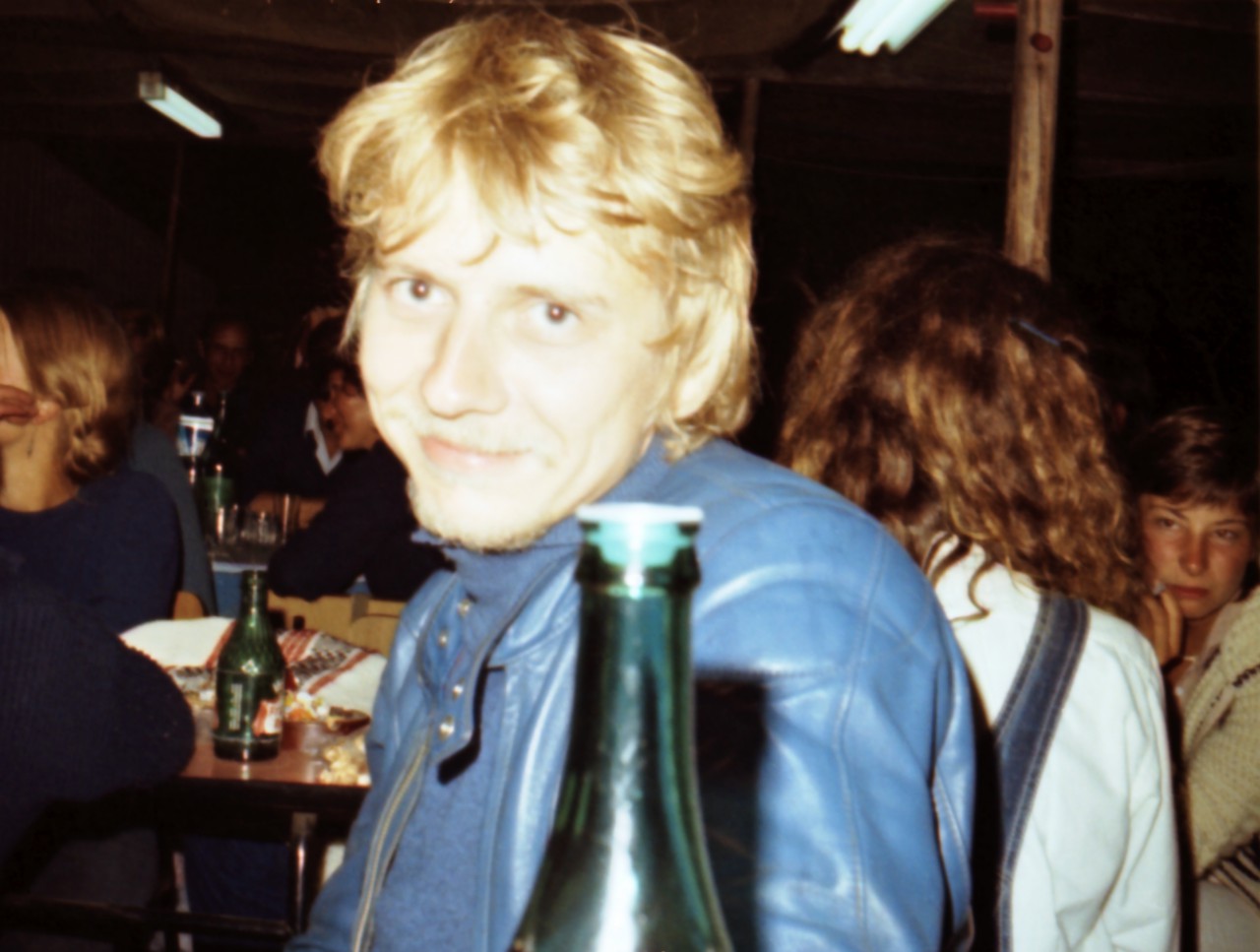 Spanien_26.jpg (1.66 MiB) 4655 mal betrachtet Goethe zitierender Motorradfahrer…