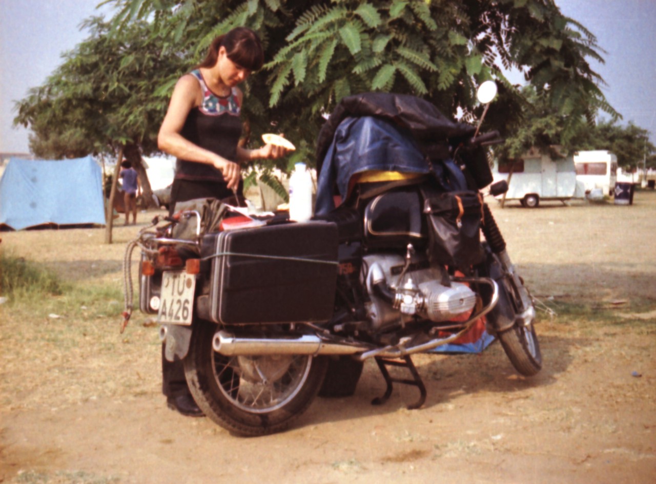 Spanien_31.jpg (722.94 KiB) 7360 mal betrachtet Stehfrühstück auf der Landebahn in Sevilla