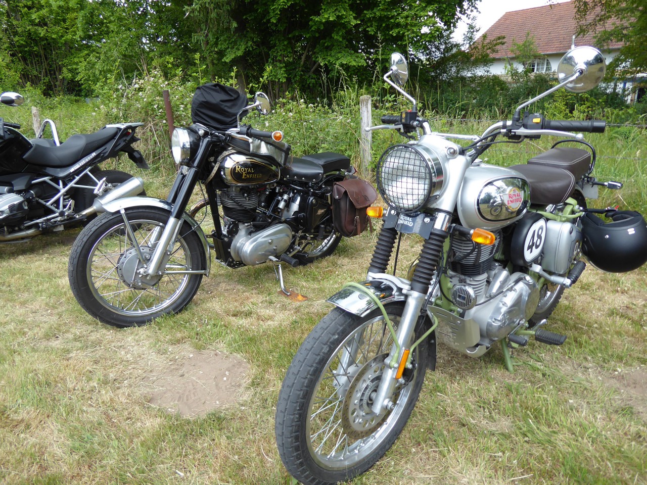 001 Royal Enfield Classic Modelle - Kopie.JPG