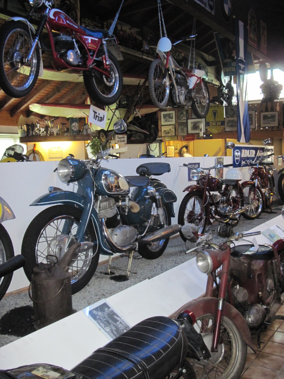 016 Motorradhalle.JPG