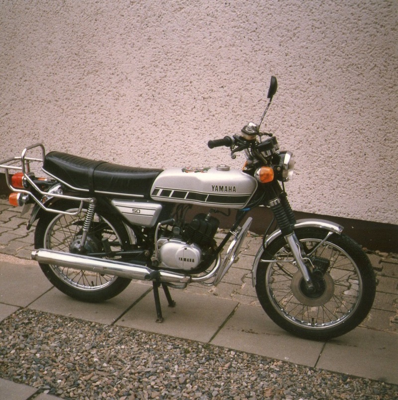 YamahaRD50MBj79.jpg