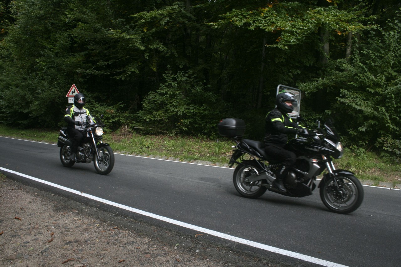 _MG_8249.JPG (1.87 MiB) 2250 mal betrachtet Andrea auf ihrer Verys und Peter auf der SLR