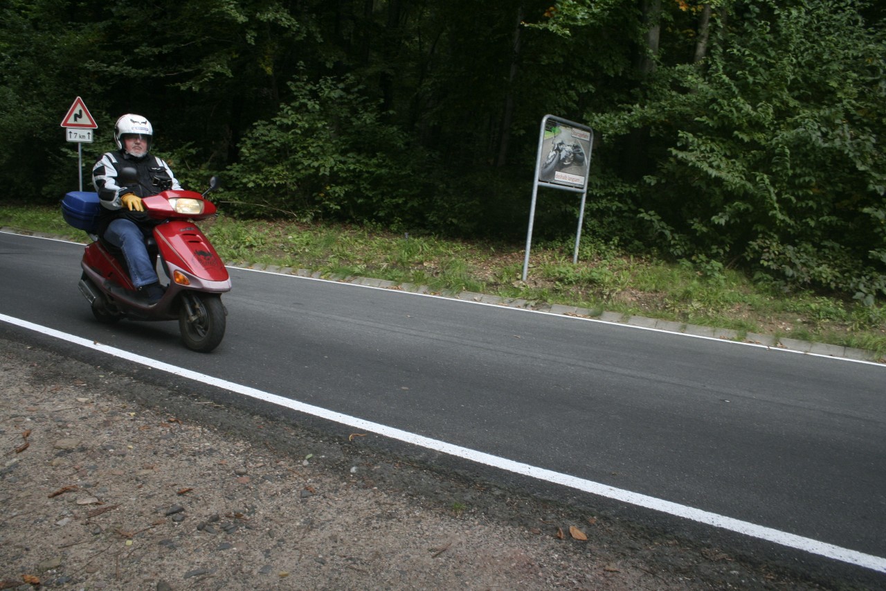 _MG_8251.JPG (1.85 MiB) 2250 mal betrachtet und Herbert auf seinem Roller