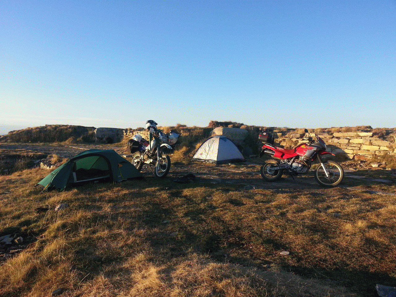 20170912_072806_gif.gif (888.81 KiB) 2832 mal betrachtet Einfach nur geil da oben - und der Sonnenaufgang