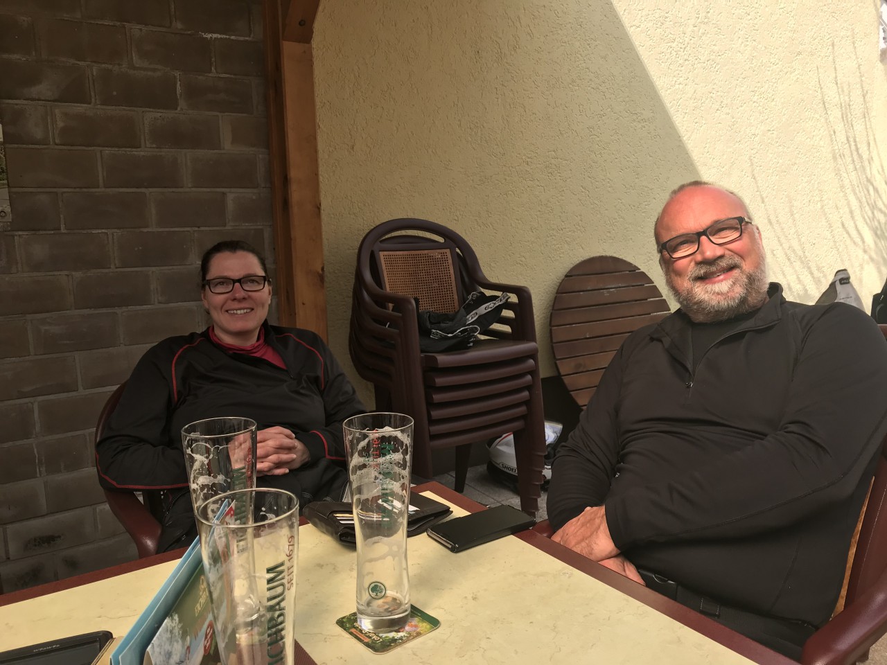 AA17BB5C-E541-4109-946F-7A015E16F72A.jpeg (2.4 MiB) 3667 mal betrachtet Daniel (Timmelsjoch) und Michael, der zweite AT-Fahrer
